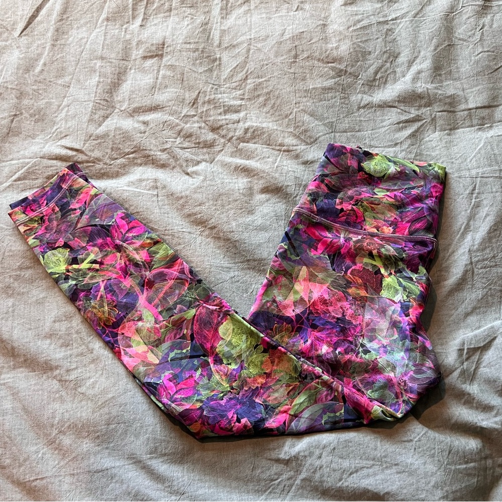 Lululemon Wunder Under High Rise tights; NWOT; size 8; multi color - Picture 4 of 9